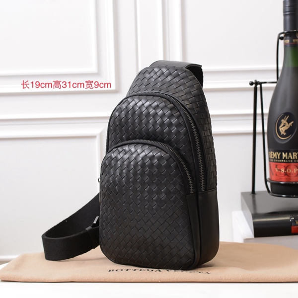 ボッテガヴェネタバッグ背面デザイン